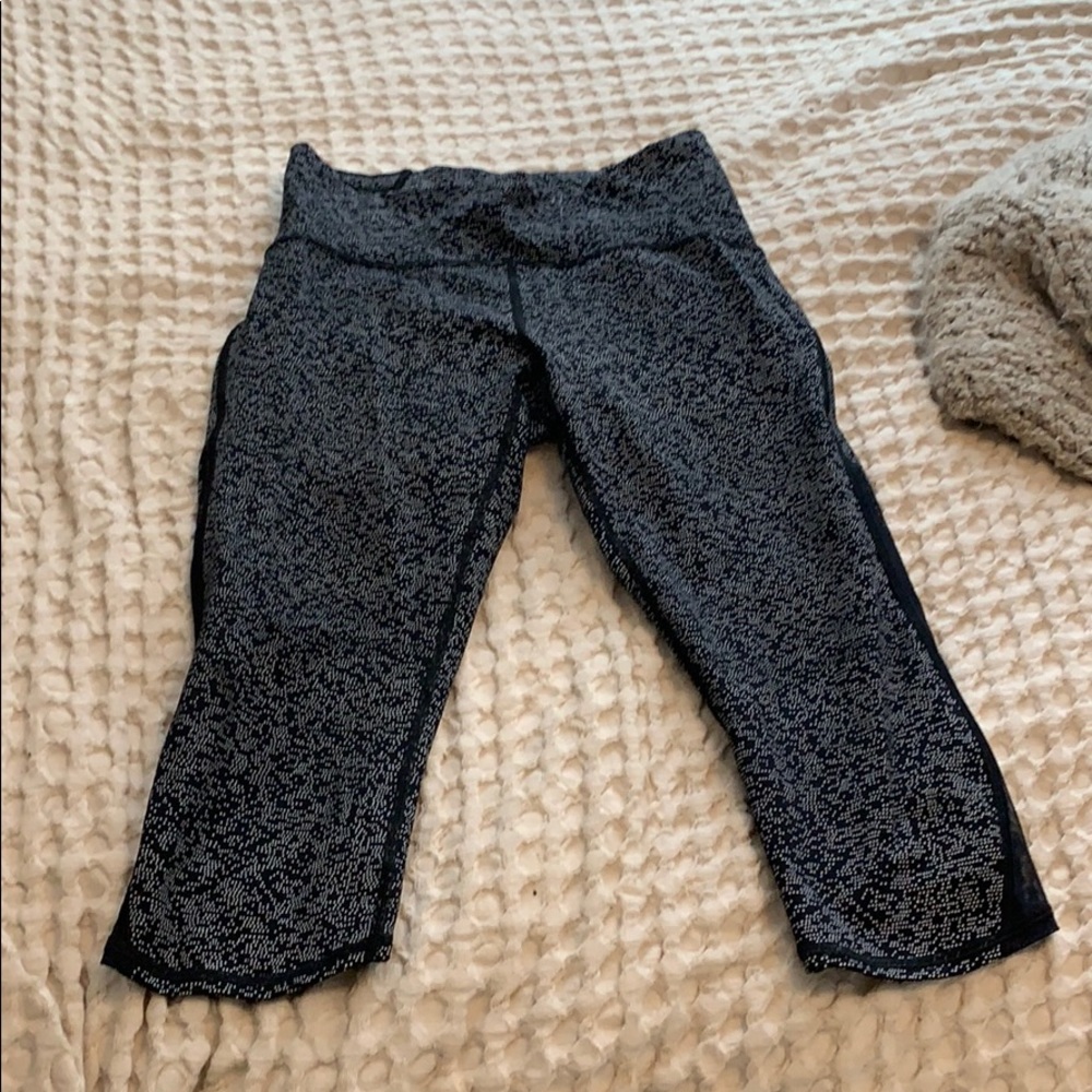 Lululemon workout leggings, cropped